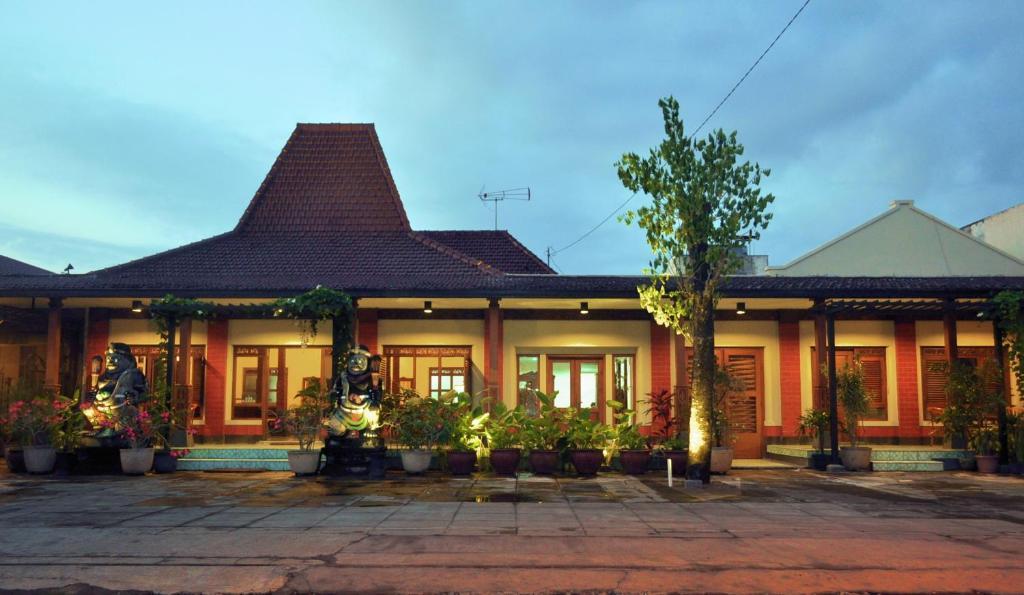 Maharani pensión Yogyakarta Exterior foto